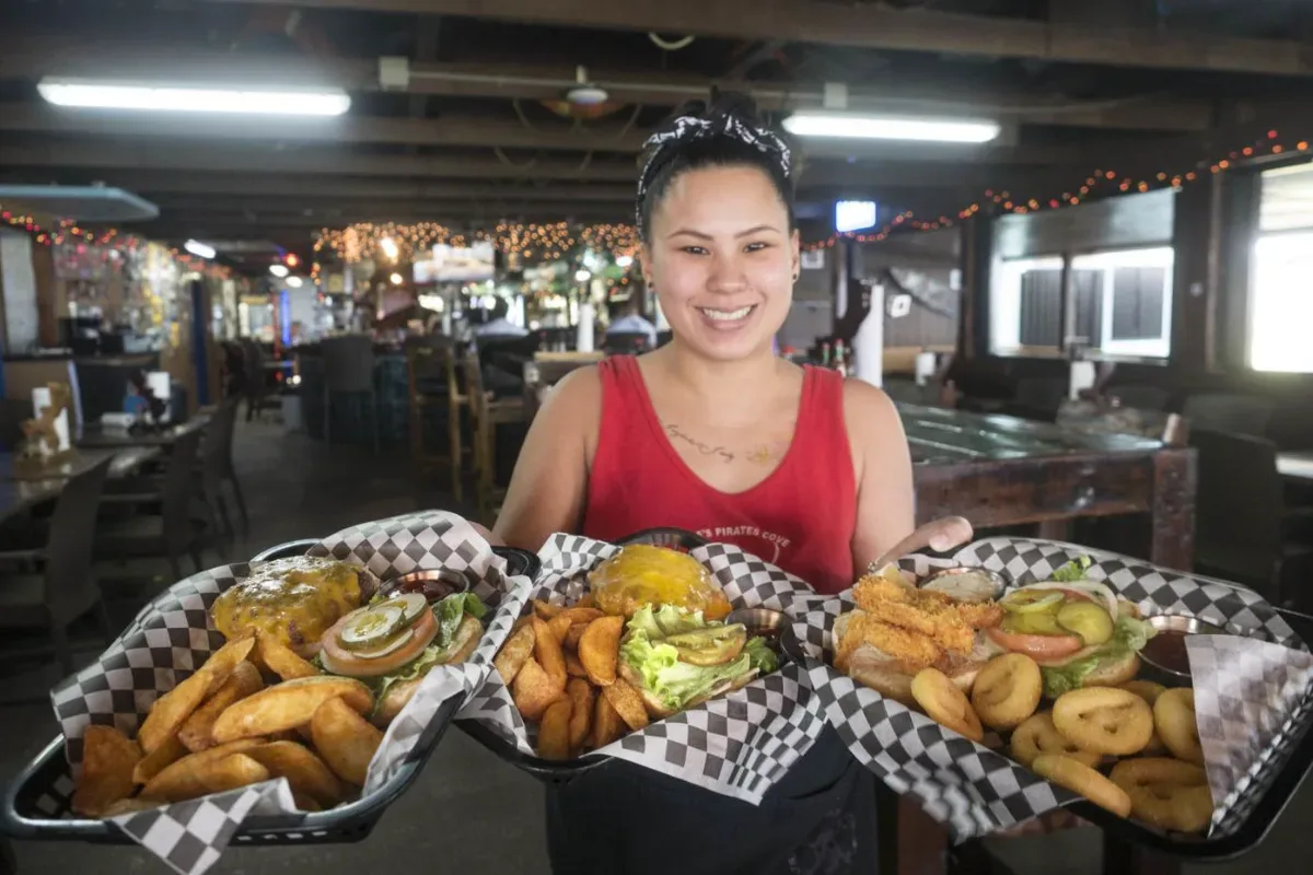 Jeff's Pirates Cove - Restaurants - Talofofo