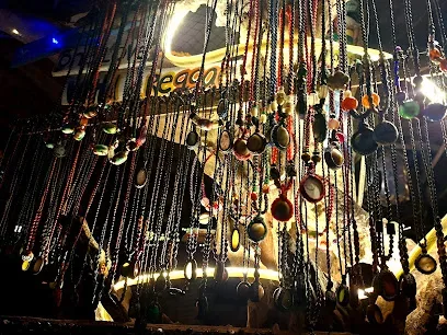 Black Pearl Art & Bar - Cafes - Karon