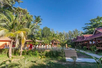 Lanta Pearl Beach Resort - Hotels - Saladan