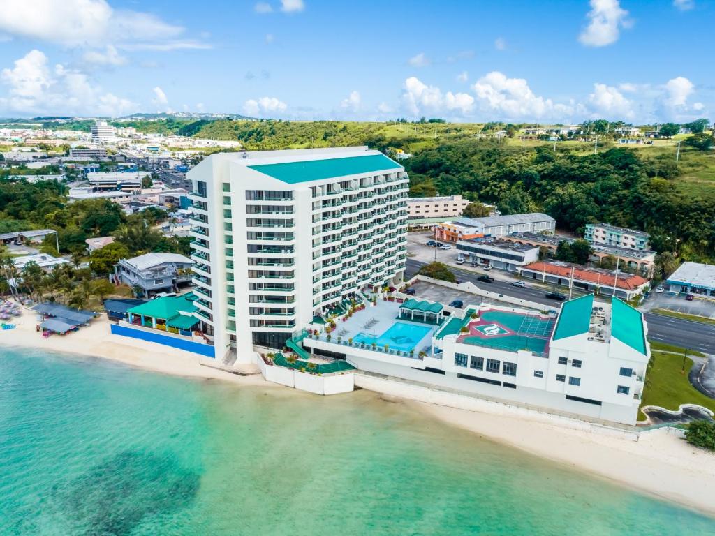 Alupang Beach Club 5