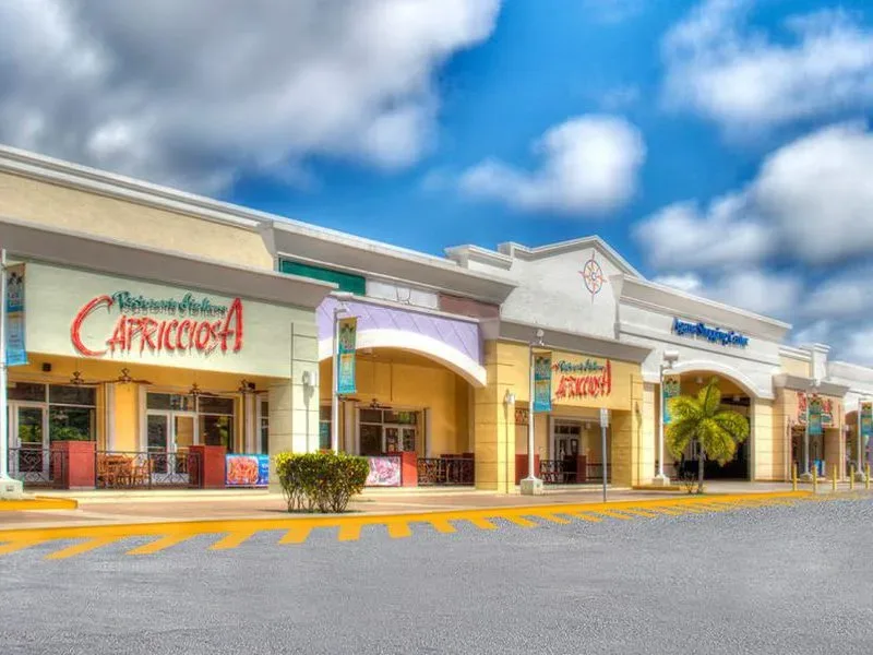 Agana Shopping Center - Shopping - Hagåtña