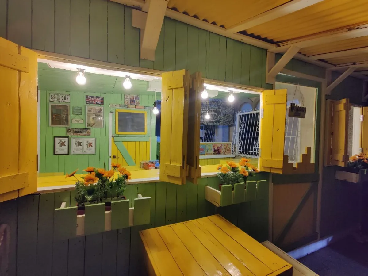 Mama's Little Secret Creative Burgers - Restaurants - Mandaue
