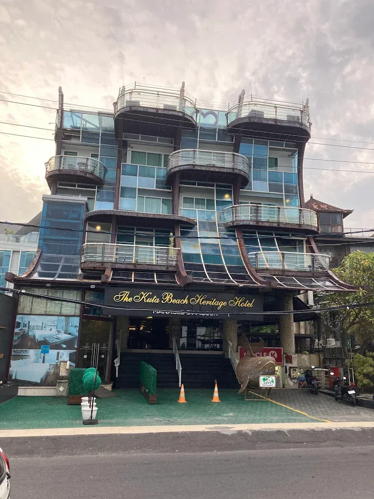 Kutabex Beach Front Hotel 3