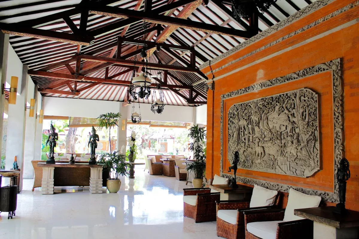 The Cakra Hotel 5