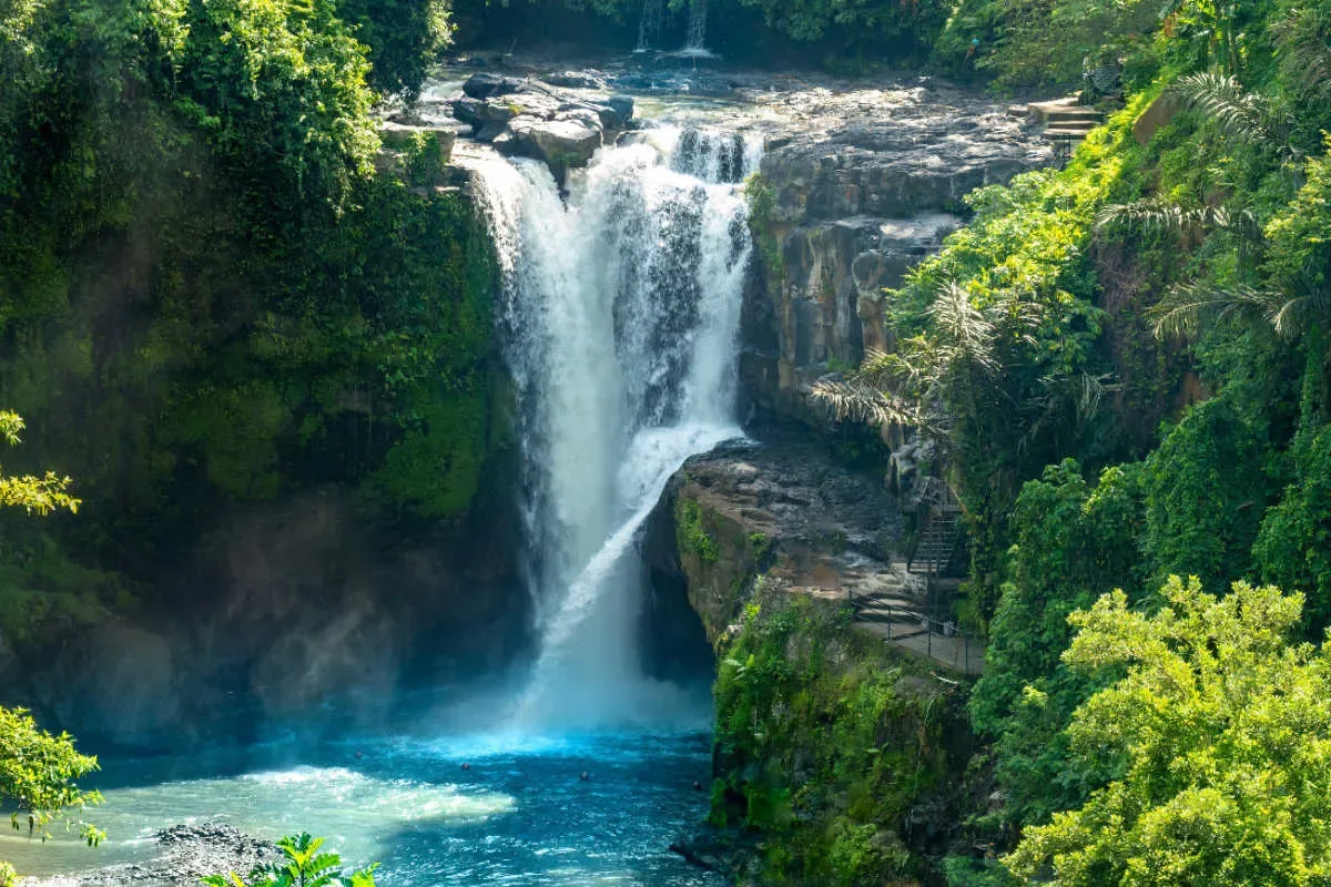 Tegenungan Waterfall 4