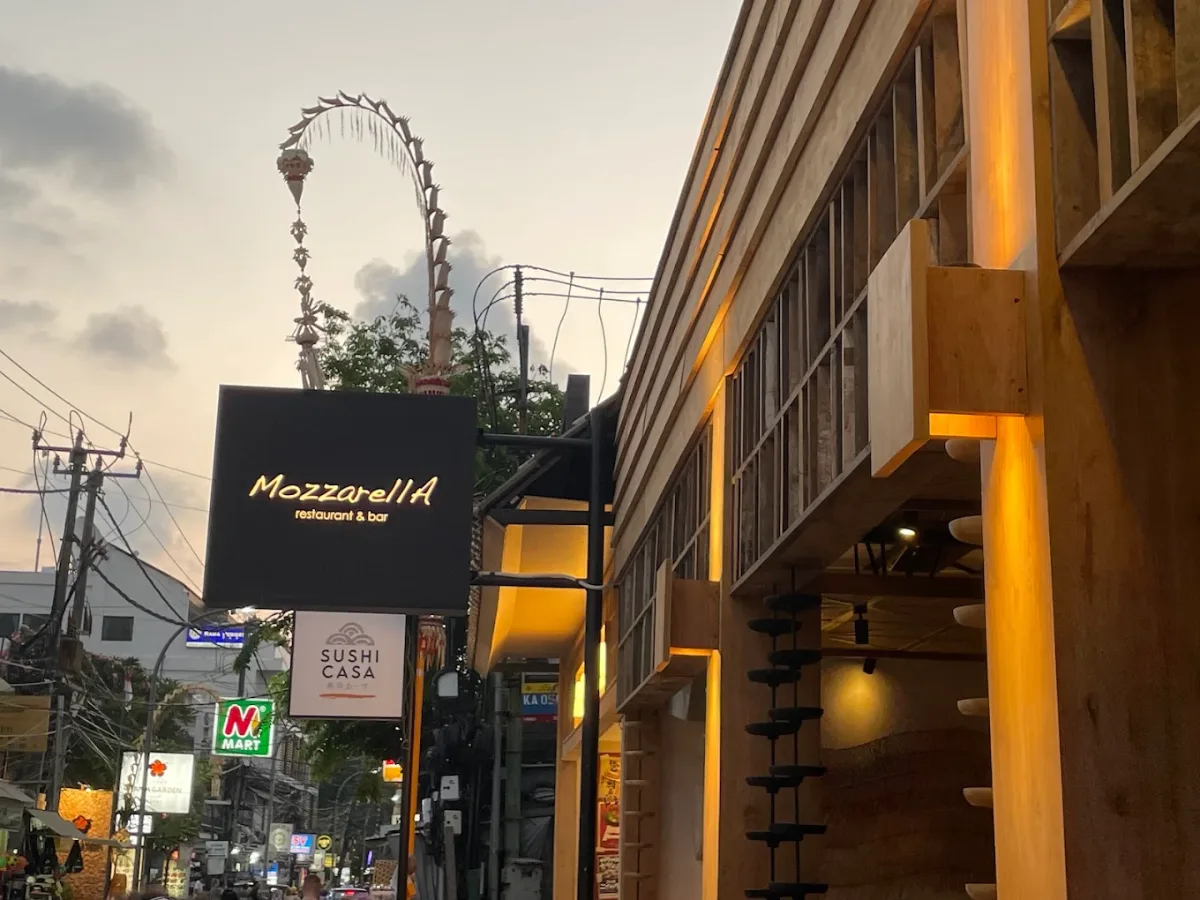Mozzarella Restaurant & Bar Bali - The Magani Lantai 2 3