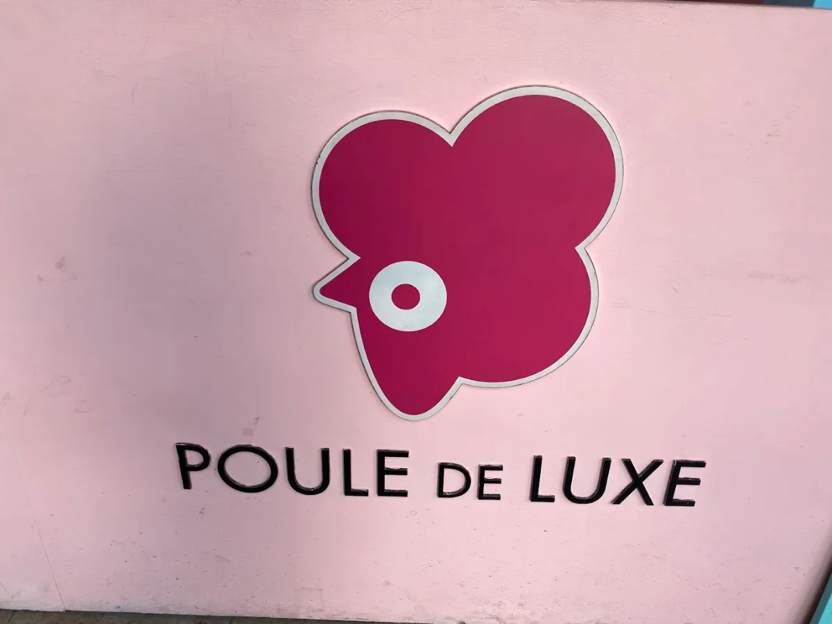 Poule de Luxe - Jl. Mertanadi No.60a 2