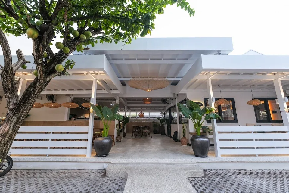 Nude Cafe 2