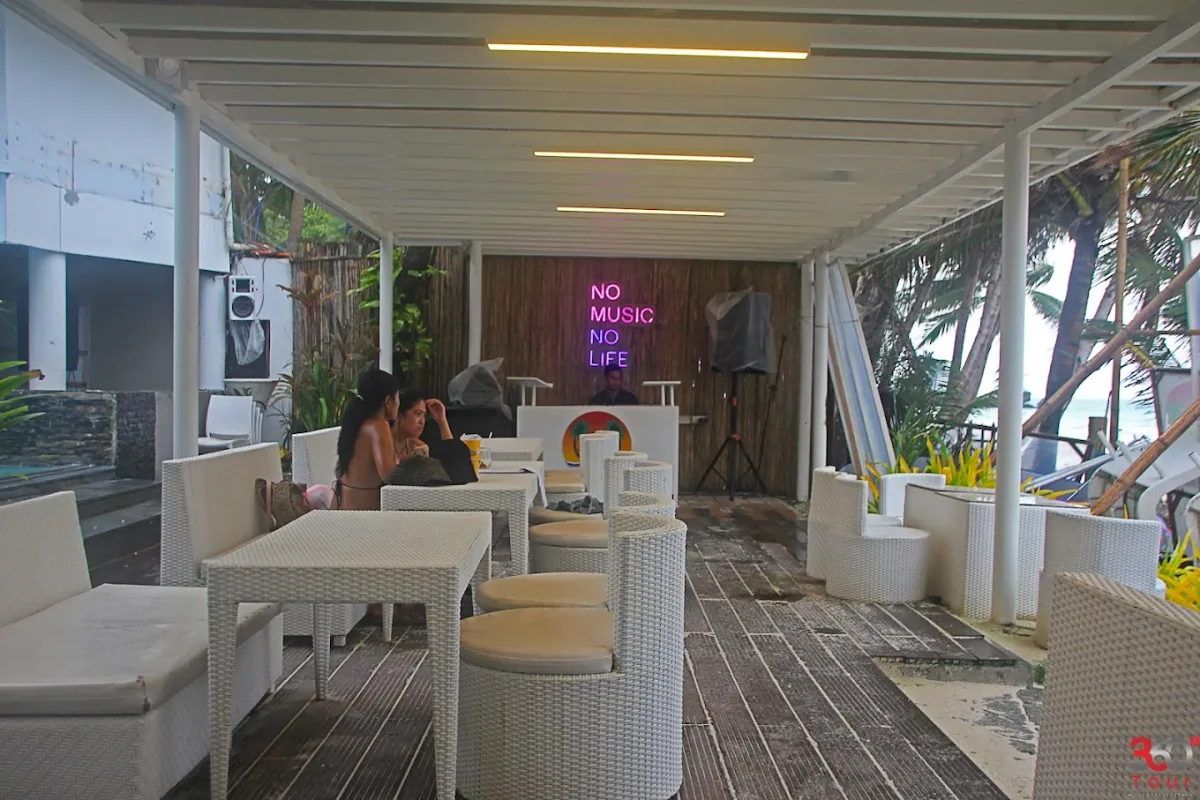 White House Beach Resort 5