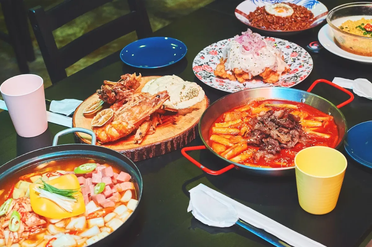 Korean Restaurant Ditto Resto - Restaurants - Station 1