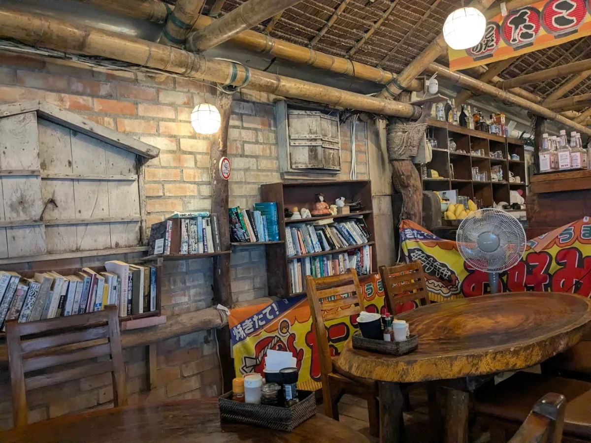 Nagisa Coffee Shop 4