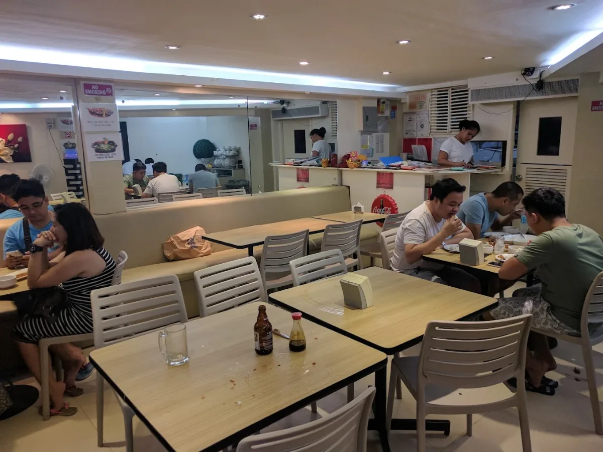 Queen Bee Restaurant 3