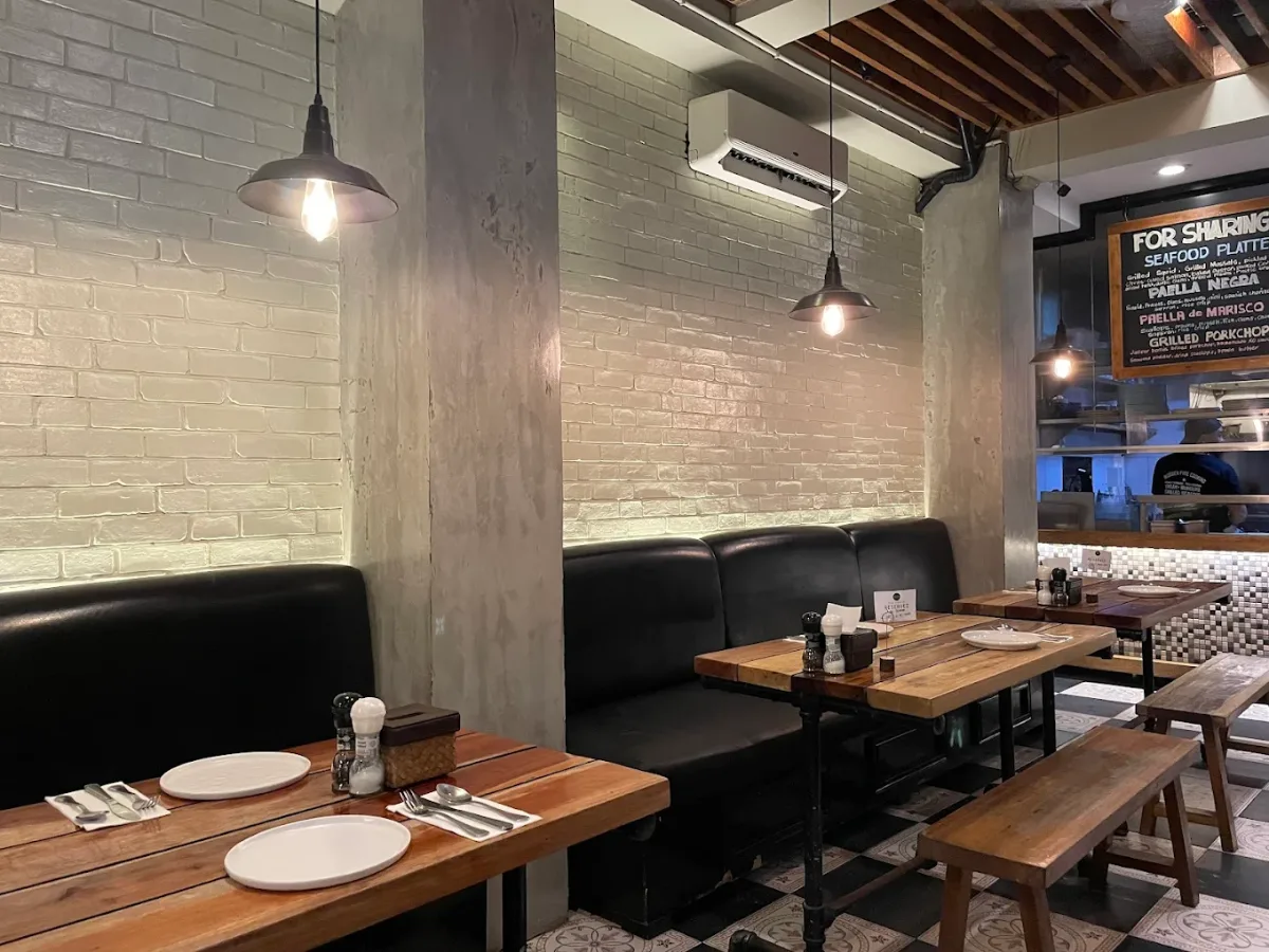Pig Out Bistro 4