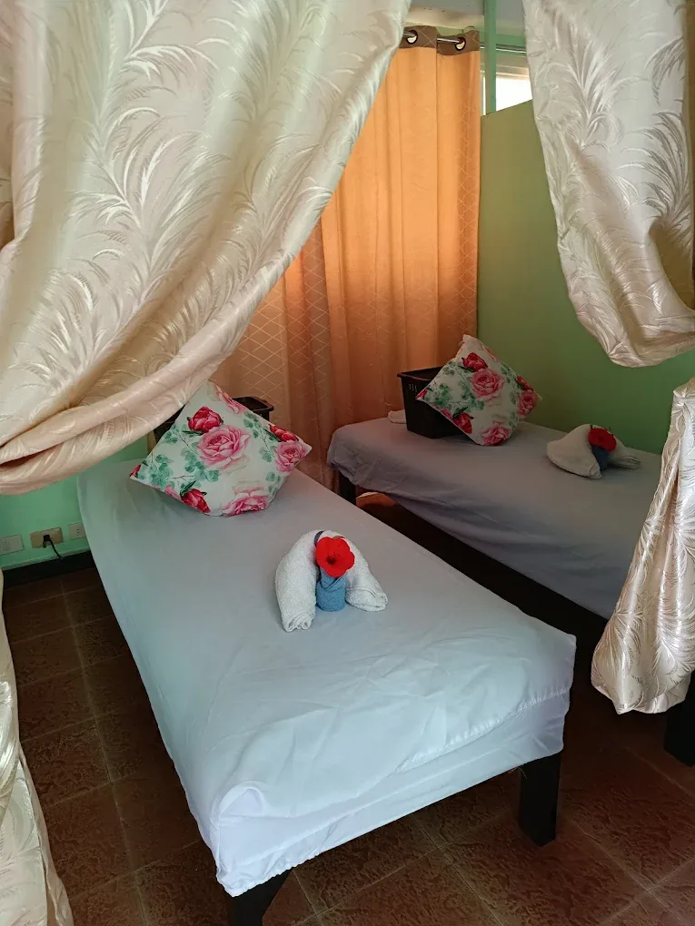 Hibiscus Spa 2