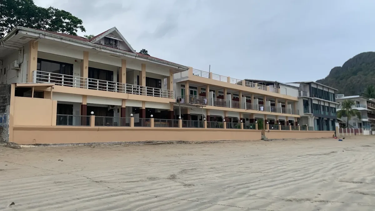 El Nido Beach Hotel 4