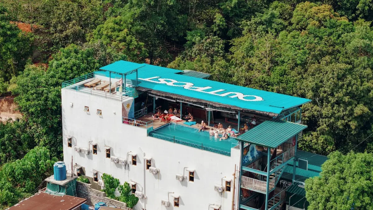 Outpost Hostel Coron 2