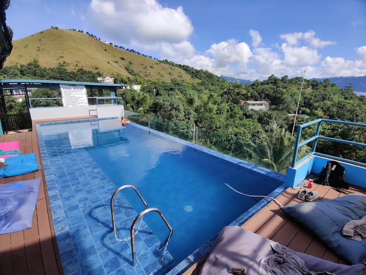 Outpost Hostel Coron 5