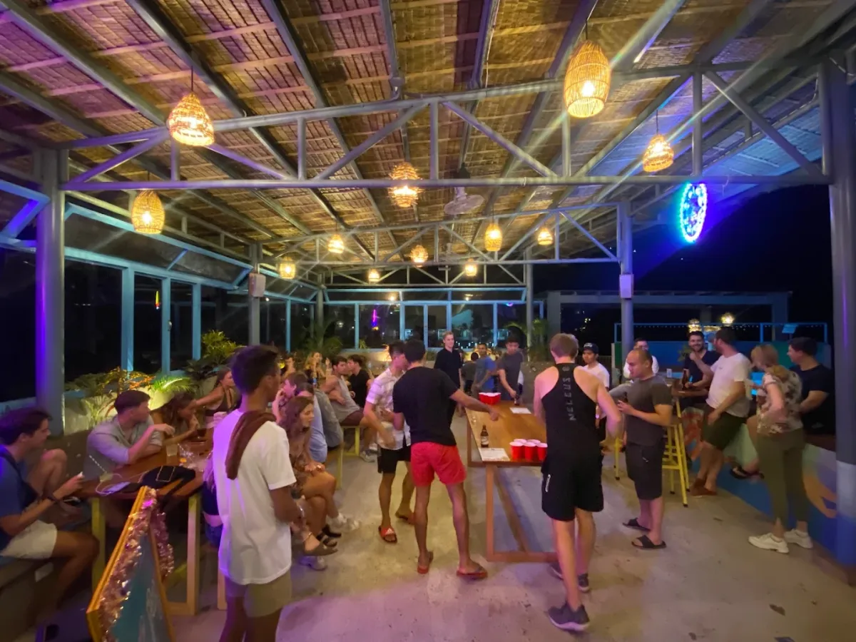 Outpost Hostel Coron 3