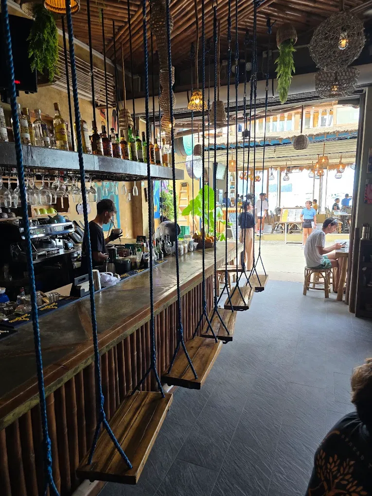 Happiness Beach Bar 3