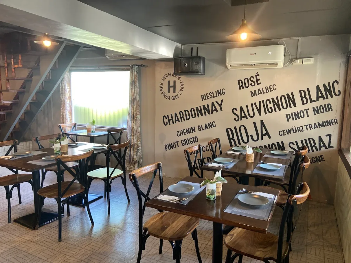 Hermanos Tapas & Wine Bar 5