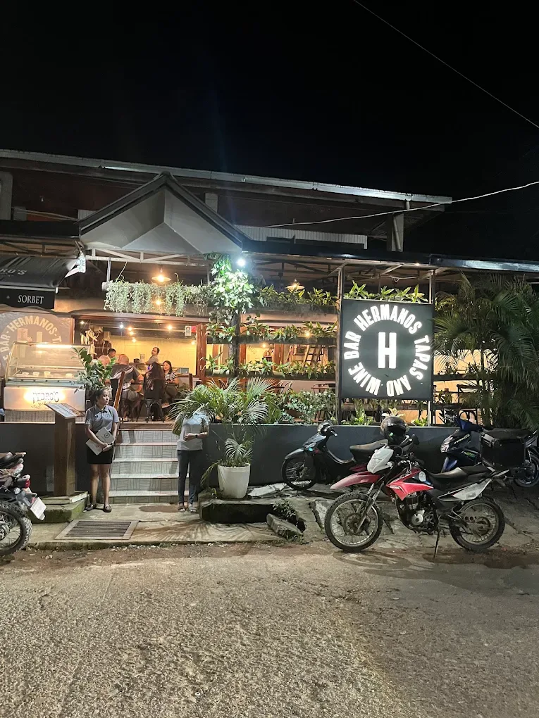 Hermanos Tapas & Wine Bar 2