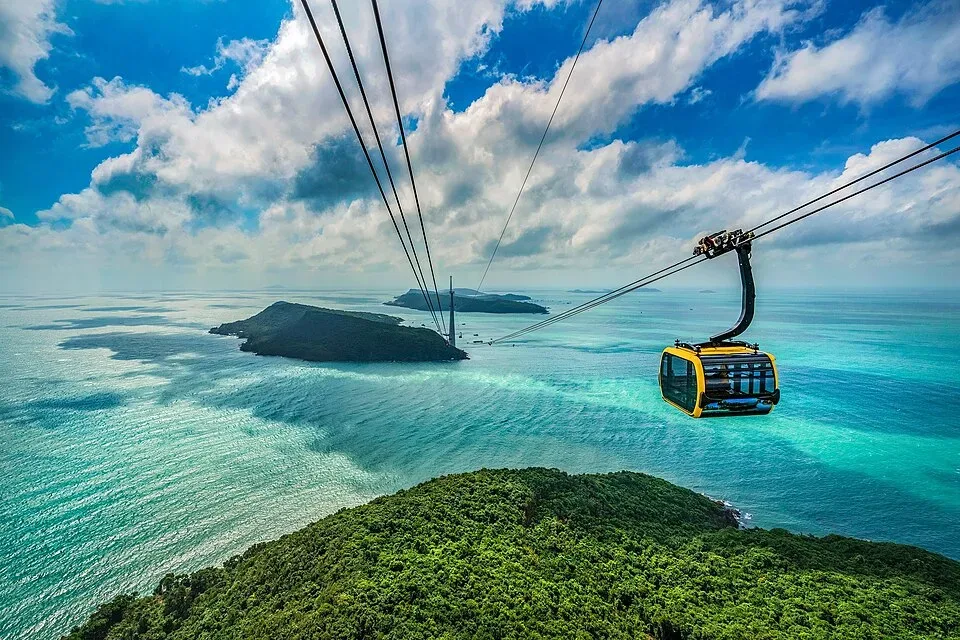 Hon Thom Cable Car - Tours & Activities - Sunset Town