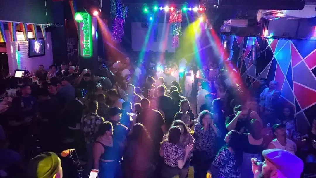 Club Icon - Bars & Clubs - Tumon