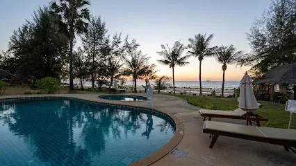 Good Days Lanta Beach Resort