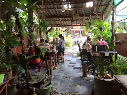Peak Café - Cafes - Saladan