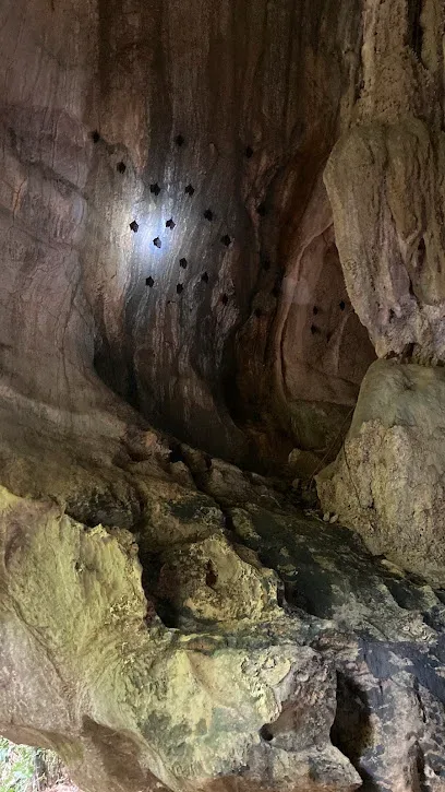 Khlong Chak Bat Cave