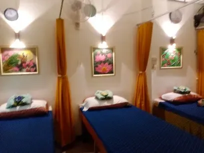 Aom Massage - Spas & Wellness - Maret
