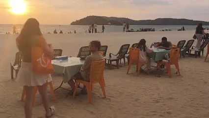 Sea View Restaurant Indian & Bangladeshi Food - Webook open space