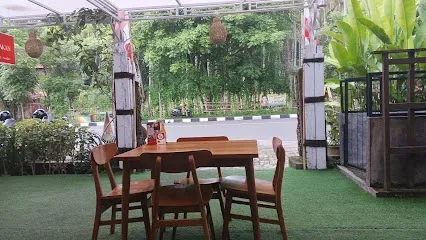 Makan-Makan Bar & Grill Senggigi