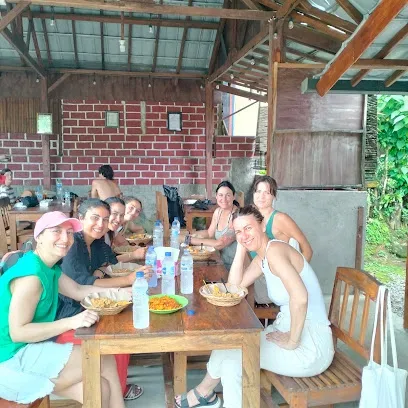 Oktavia Warung