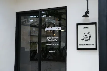 Moody's Café & Vinyls