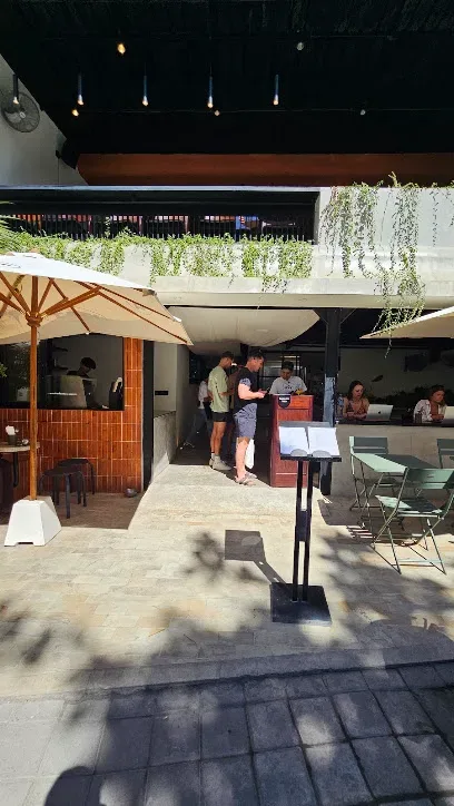 Kult Cafe & Shop