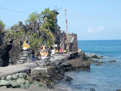 Pura Batu Bolong