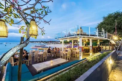 Ware Ware Surf Bungalow Lembongan