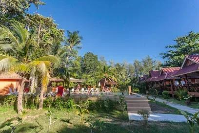 Lanta Pearl Beach Resort - Hotels - Saladan