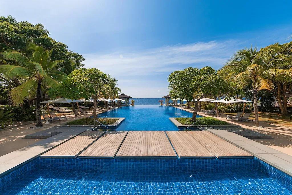 Crimson Resort & Spa Mactan 3