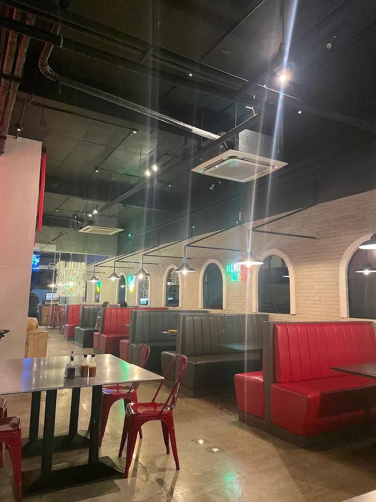 Pizzeria Michelangelo Banilad 3