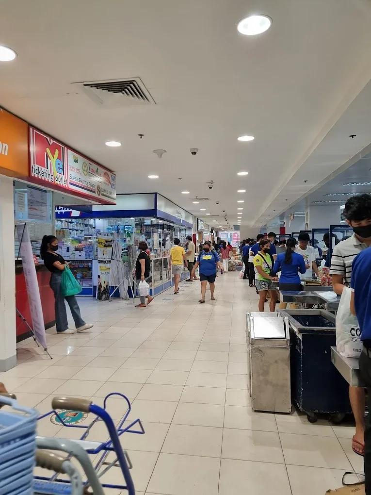 Colonnade Mall 3