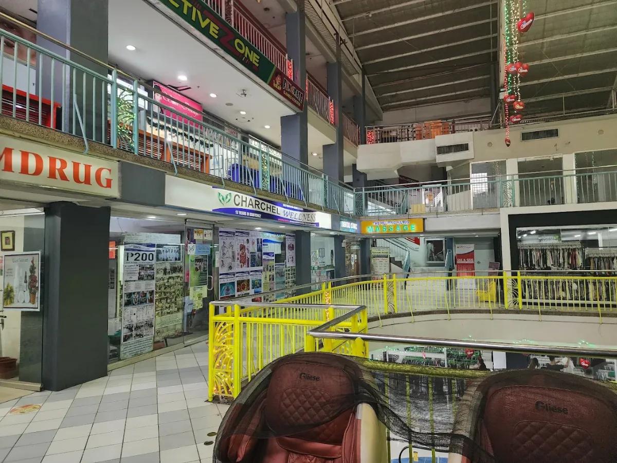 Colonnade Mall 4