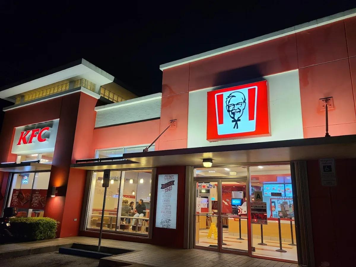 KFC Tamuning - Restaurants - Tamuning