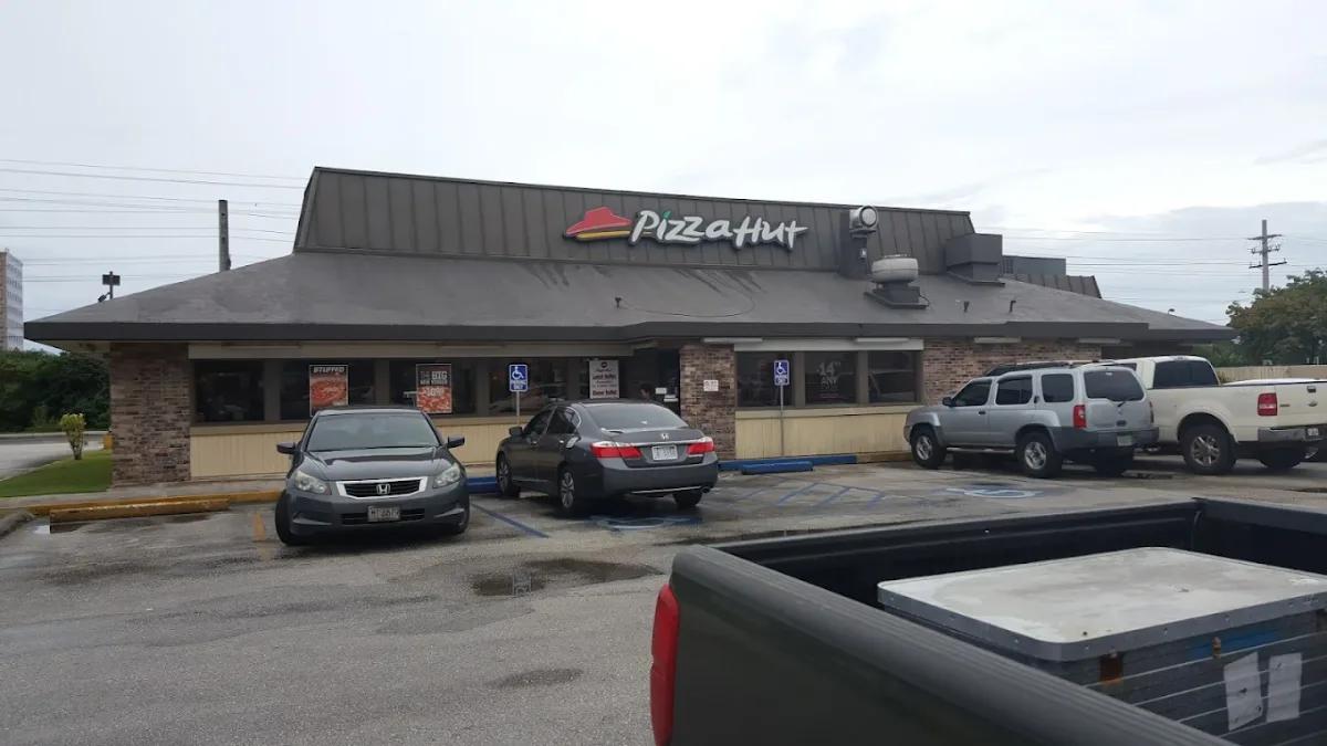 Pizza Hut -- Agana Shopping Center - Restaurants - Agana Heights