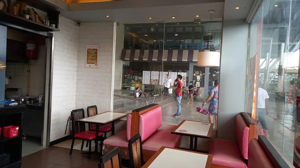 Pizza Hut Parkmall Cebu 3