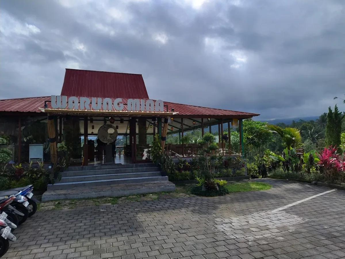 Mina Baturiti Hotel & Resto 3