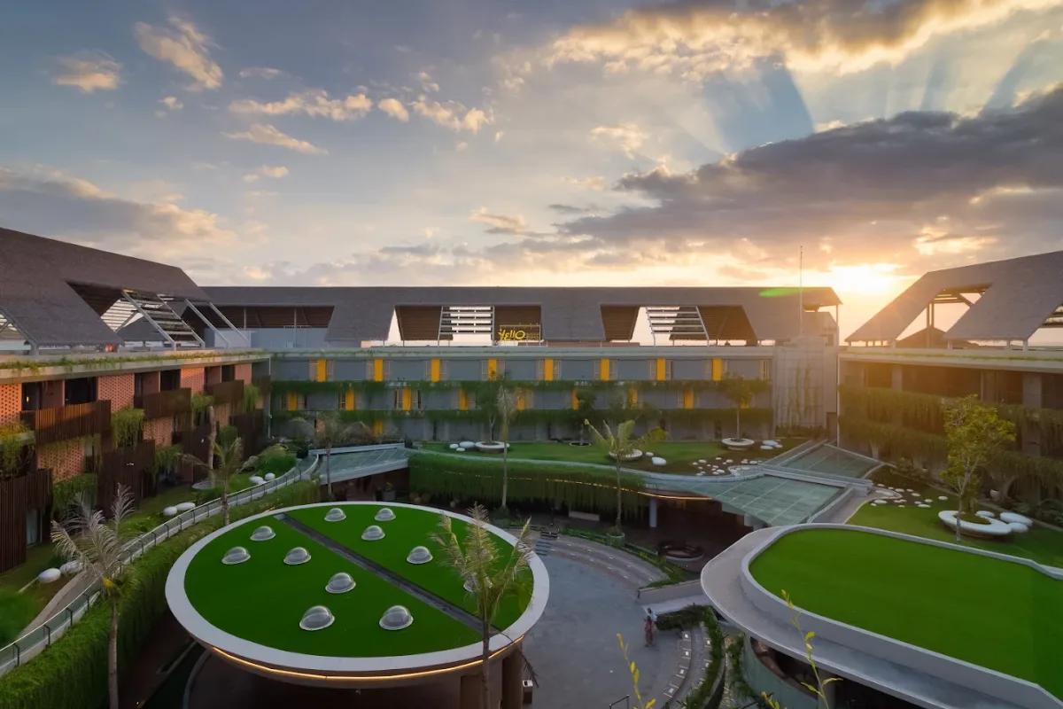 YELLO Hotel Kuta Beachwalk Bali 3