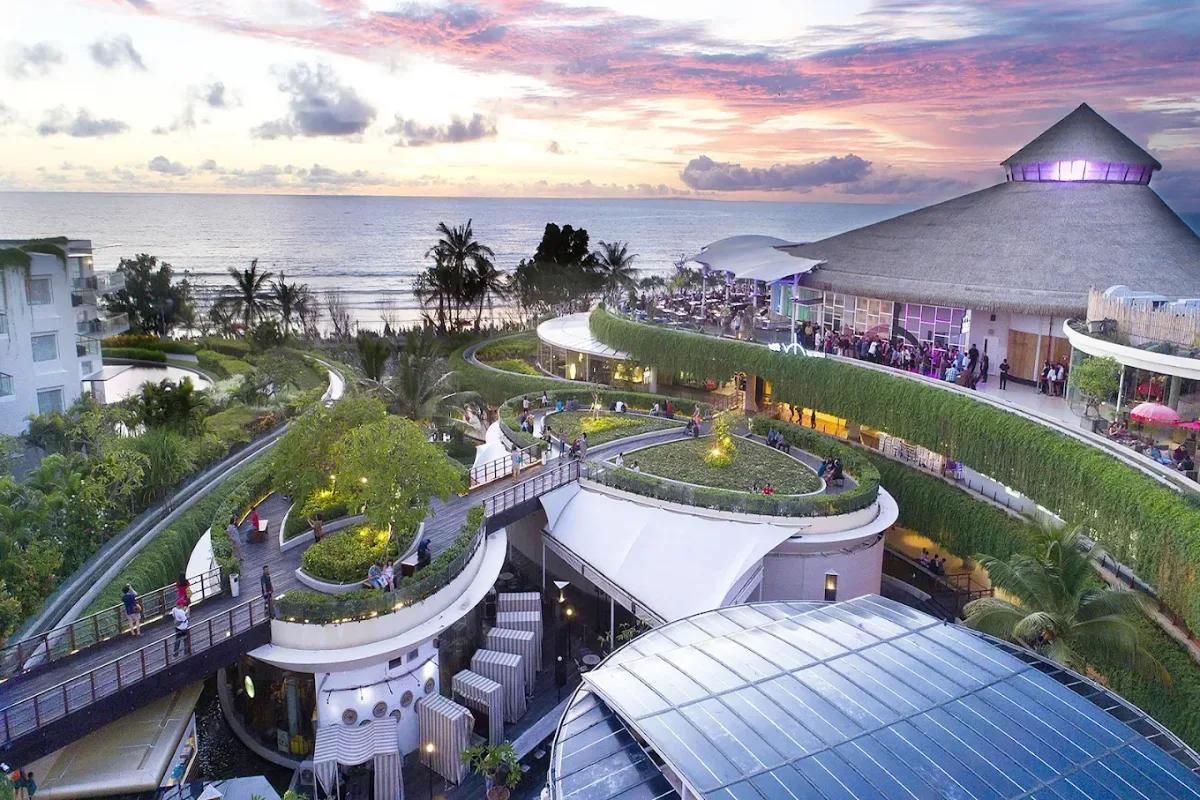 YELLO Hotel Kuta Beachwalk Bali - Hotels - Kuta