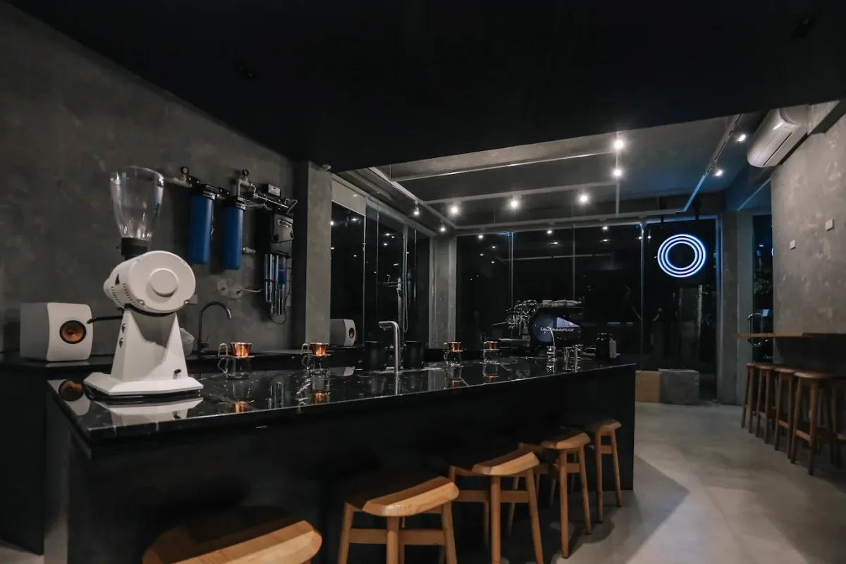 Tightrope Coffee - M. L. Quezon Avenue 3